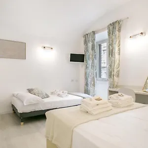 White Candia Bed and breakfast Roma