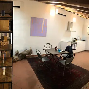 https://isola-libera.italymilanhotels.net